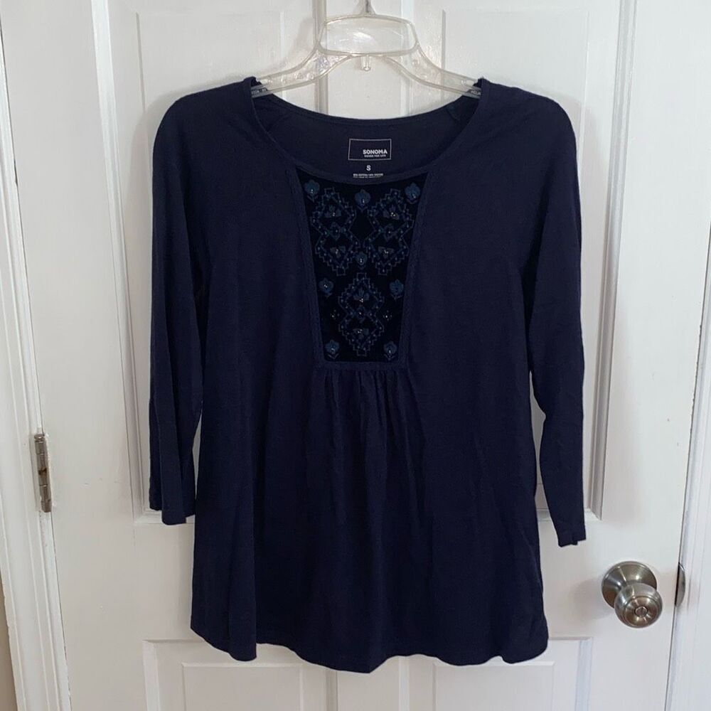 Sonoma top with embroidered detail size S